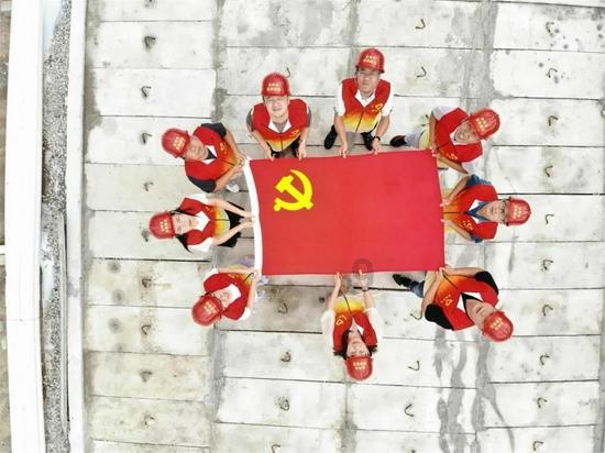 摇滚乐团的装扮