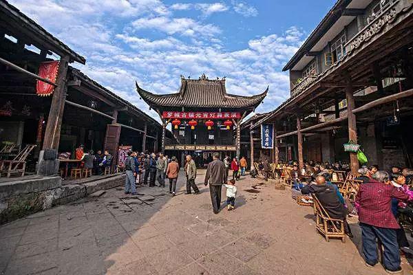 逃离遗弃的建筑3